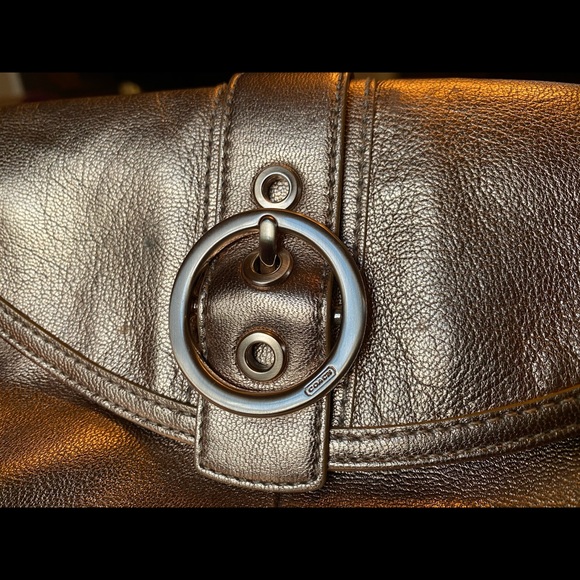 VGUC Coach gold/bronze clutch purse - Picture 8 of 8